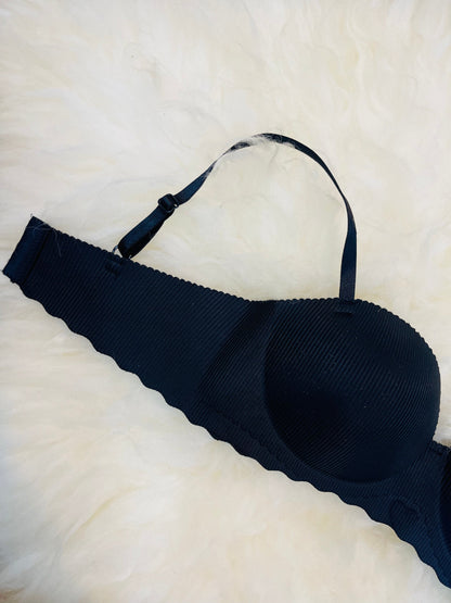 Truekind® Imported Seamless Floral Pattern Padded Bra – Black Edition 🎁