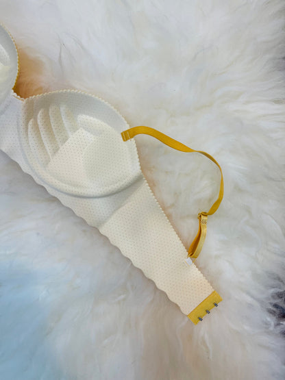 Truekind® Imported Seamless Floral Pattern Padded Bra – Yellow Edition 🎁